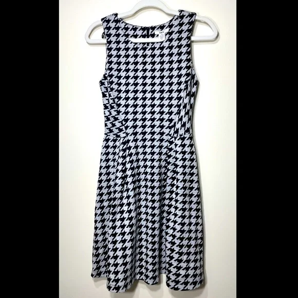 houndstooth skater dress Houndstooth Skater Dress: Pink & Green Fit and Flare Graphic Dress